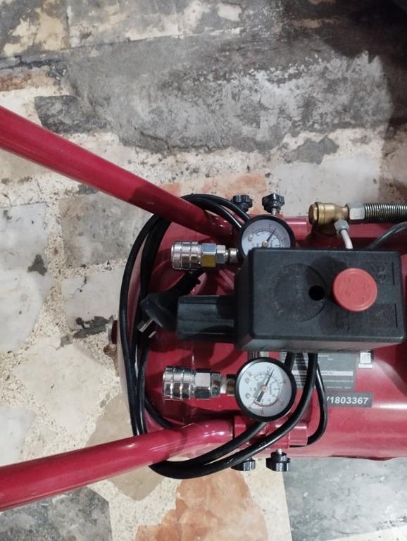 Full Boar Air Compressor 2.0HP 50L, Commercial & Industrial