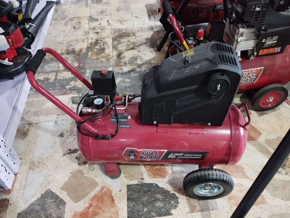 Full Boar Air Compressor 2.0HP 50L, Commercial & Industrial