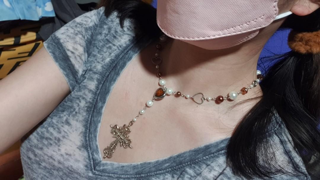 GOTHIC/ALT PEARL ROSARY NECKLACE (Category: Other Accessories) located in Cavite. Submitted by spicypeewee (Listing ID 1152662447, Image 2). Description: like new, worn a few times.