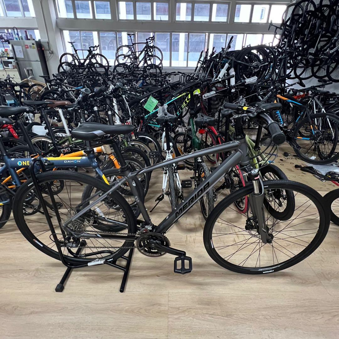 Merida crossway 100 hybrid bike with lockout suspension Sports