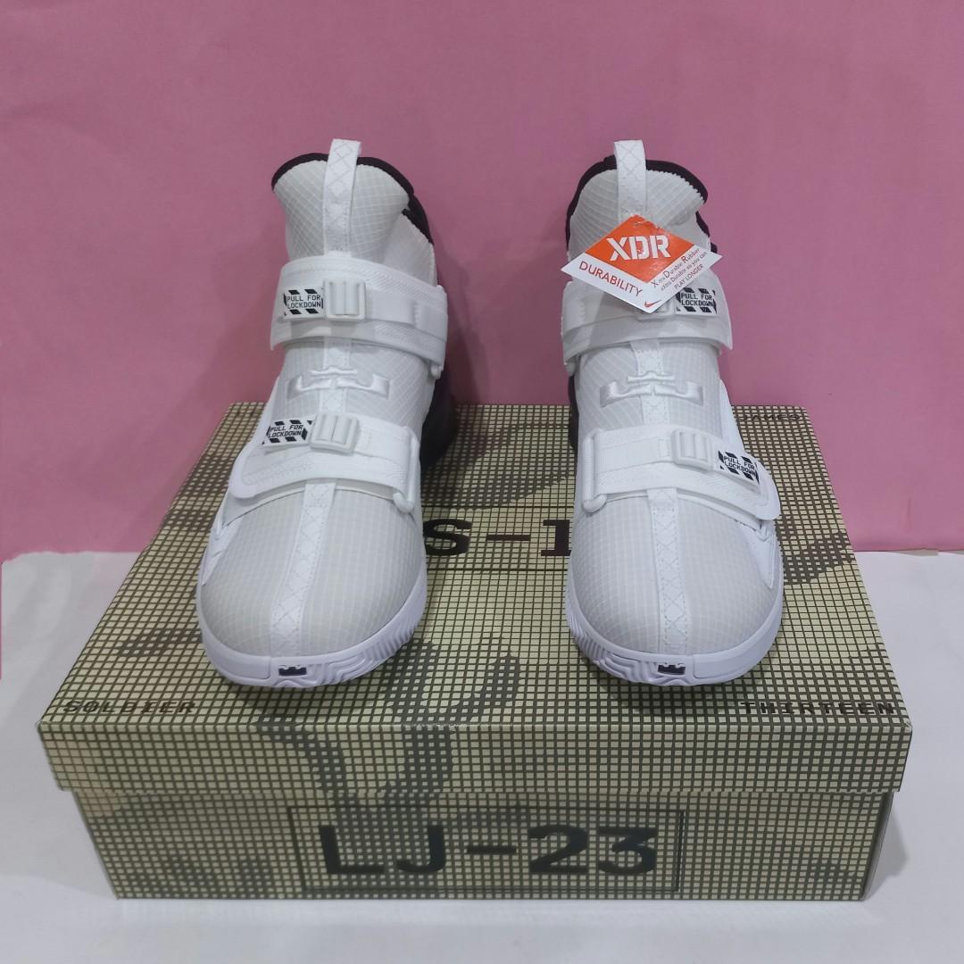 Men's lebron soldier deals xiii sfg basketball shoe