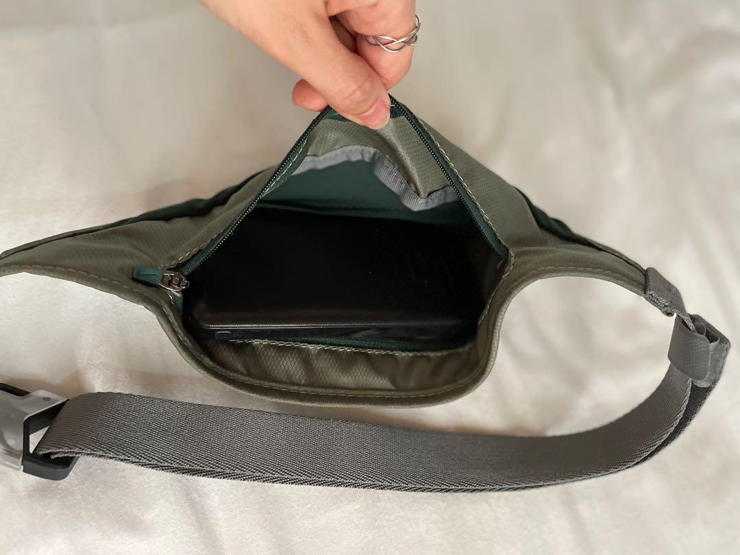 Nike waist pack for running, Women's Fashion, Bags & Wallets, Purses