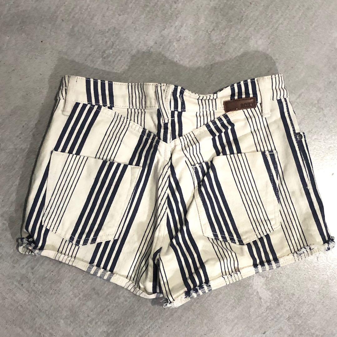 Roxy stripped black cream shorts size 27 (Category: Shorts) located in Taguig. Submitted by kkstuff_ (Listing ID 1152658599, Image 2). Description: 🌷Rules: READ •First to comment mine •Payment First Policy •Fixed Price •Strictly 2 days reservation only •Scheduled Delivery, NO RUSH 🌷Brand & Details on picture 🌷Color may vary due to lighting.