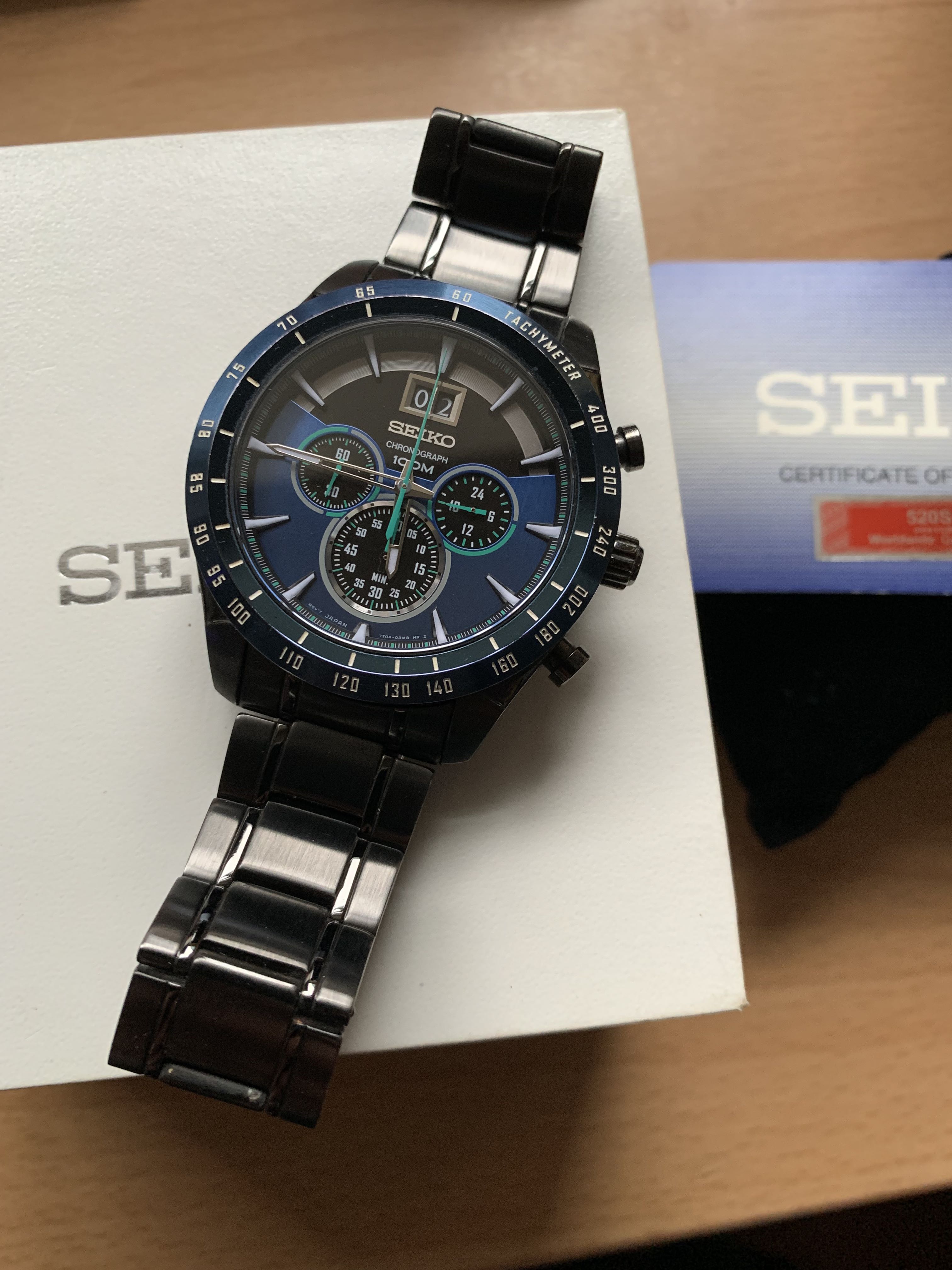 Seiko Chronograph Tachymeter 100m 精工石英錶, 名牌, 手錶- Carousell