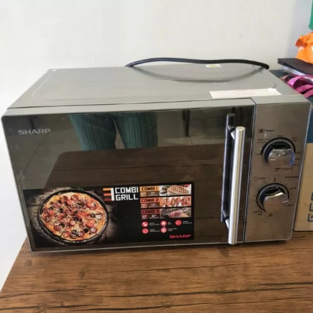 Sharp R613CST Grill Microwave Oven 20L, TV & Home Appliances, Kitchen Appliances, Ovens