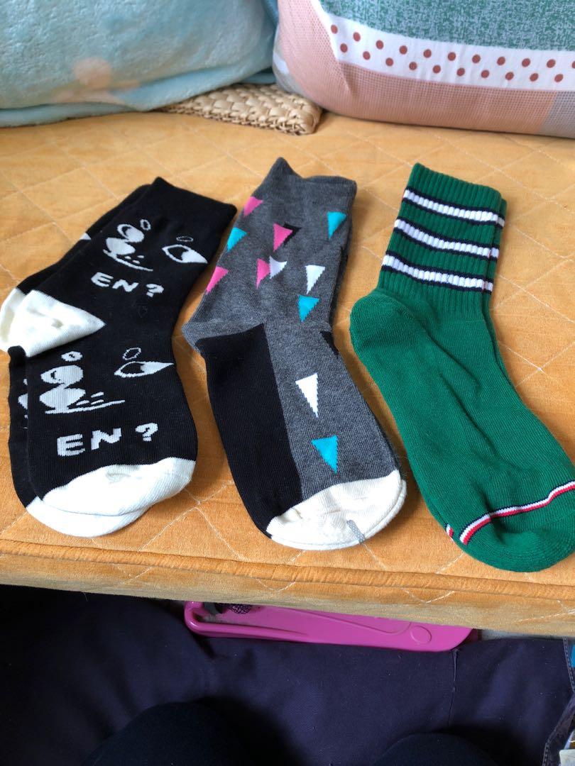 Socks （分類：襪褲襪）位於 Hong Kong。 由 kiukiuling 提交（商品編號 1152572098，圖片 8）。簡介： 全新一對8元兩對15元，三對20元。
