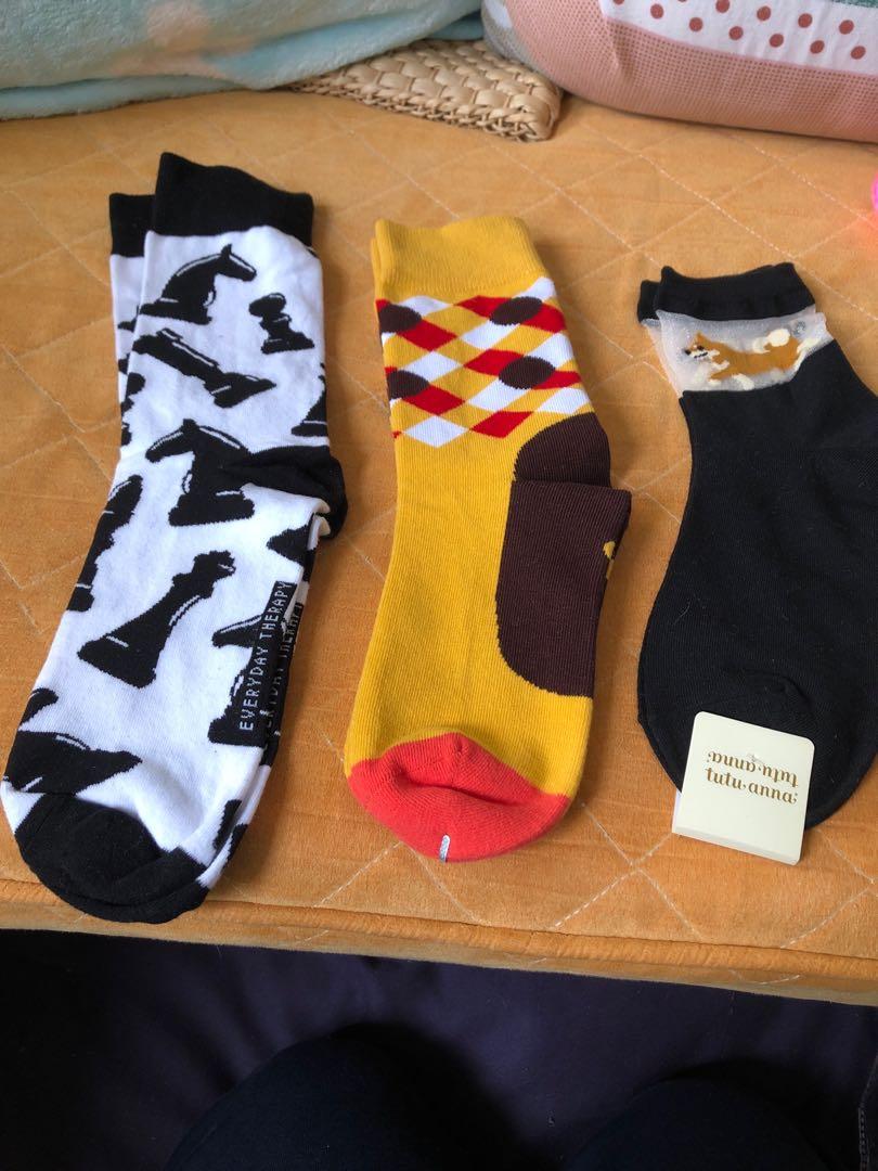 Socks （分類：襪褲襪）位於 Hong Kong。 由 kiukiuling 提交（商品編號 1152572098，圖片 9）。簡介： 全新一對8元兩對15元，三對20元。