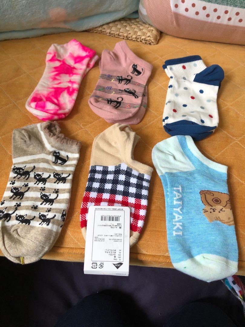 Socks （分類：襪褲襪）位於 Hong Kong。 由 kiukiuling 提交（商品編號 1152572098，圖片 6）。簡介： 全新一對8元兩對15元，三對20元。