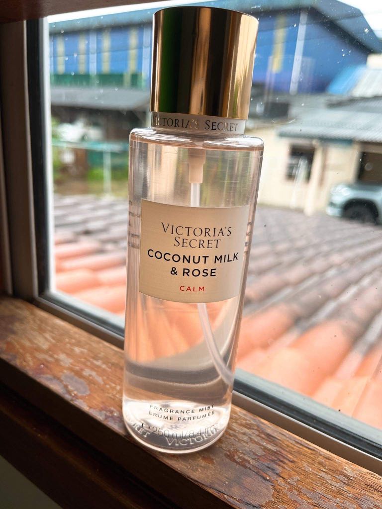 Victoria’s secret coconut milk & rose calm perfume body 250ml