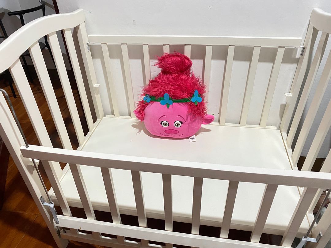 Wooden Crib Drop side, Babies & Kids, Baby Nursery & Kids Furniture