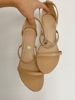3 inch Nude Heels, Women's Fashion, Footwear, Heels on Carousell
