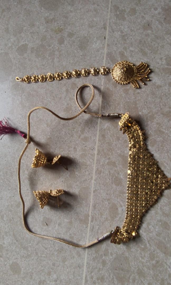 Choker top artificial jewellery