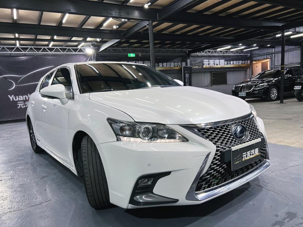 5 18年式lexus Ct 0h豪華版1 8 油電珍珠白 汽車 汽車出售在旋轉拍賣