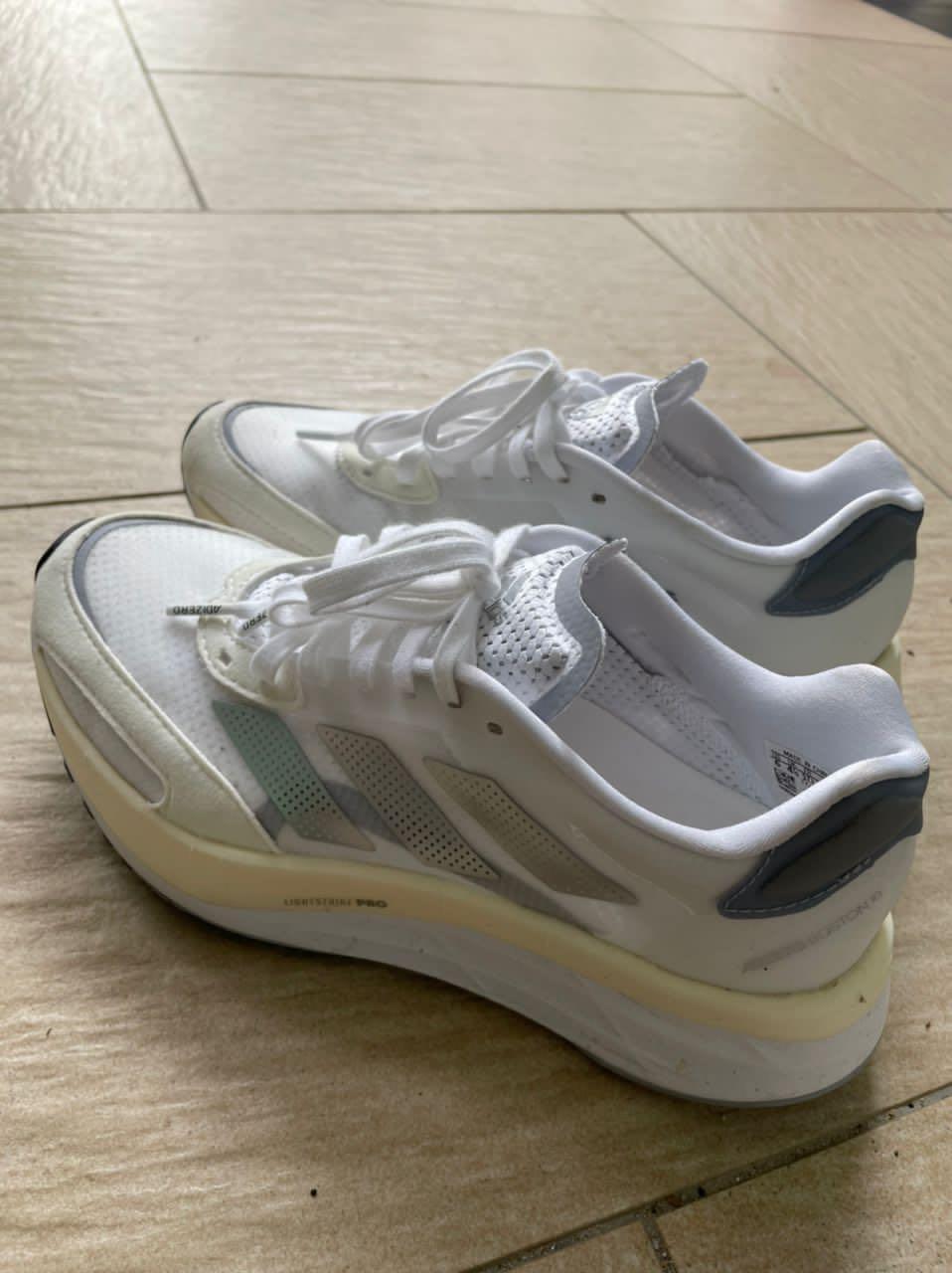Adidas Adizero Boston 10 white US 6 Sports Equipment Other