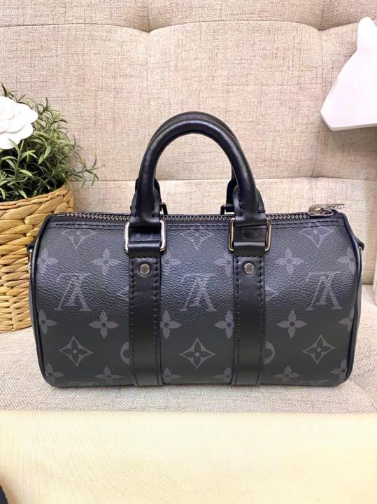 🆕 AUTHENTIC LVxYK KEEPALL 25 IN ECLIPSE REVERSE MONOGRAM, Luxury, Bags &  Wallets on Carousell