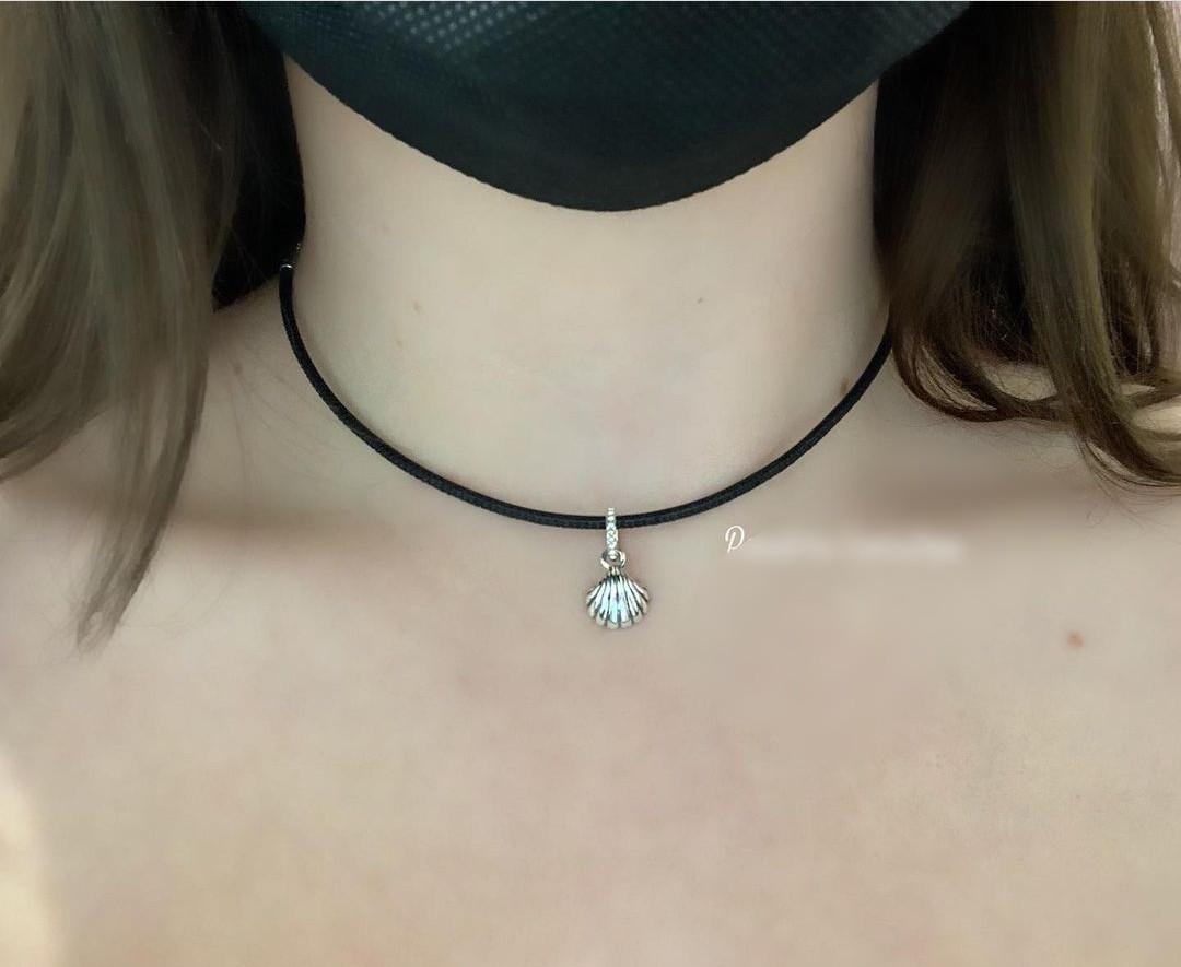 BLACK LEATHER SEASHELL CHOCKER NECKLACE 