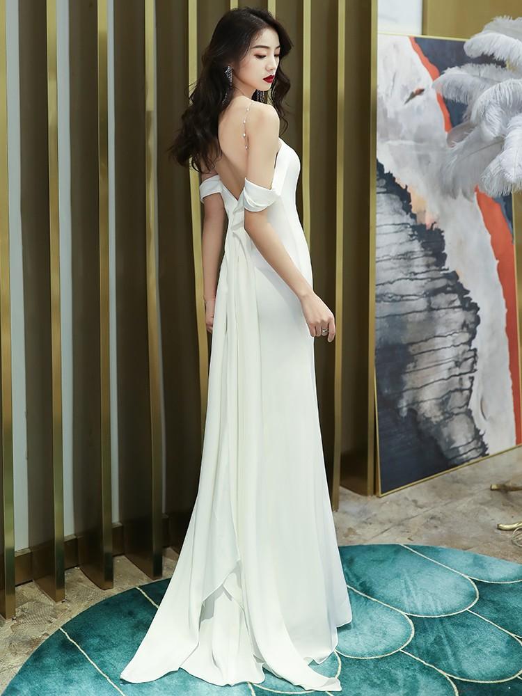 BNWT Off shoulder white mermaid wedding gown Women s Fashion
