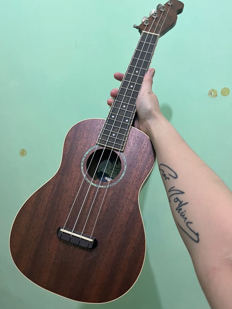 Fender store ukulele zuma