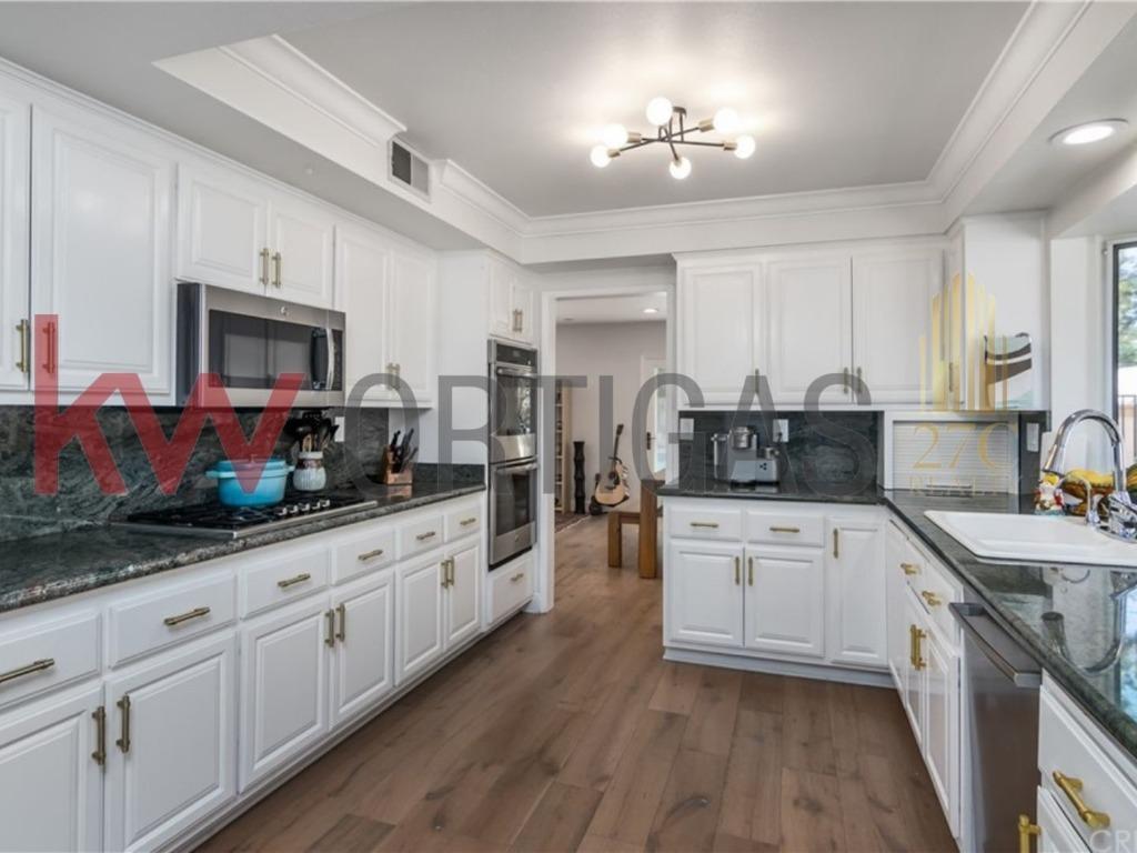 House for Sale at Calvert St, Woodland Hills, California, United States