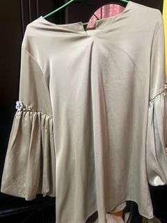 (Category: ) located in . Submitted by ffttyycloset (Listing ID 1156334370, Image 1). Description: .