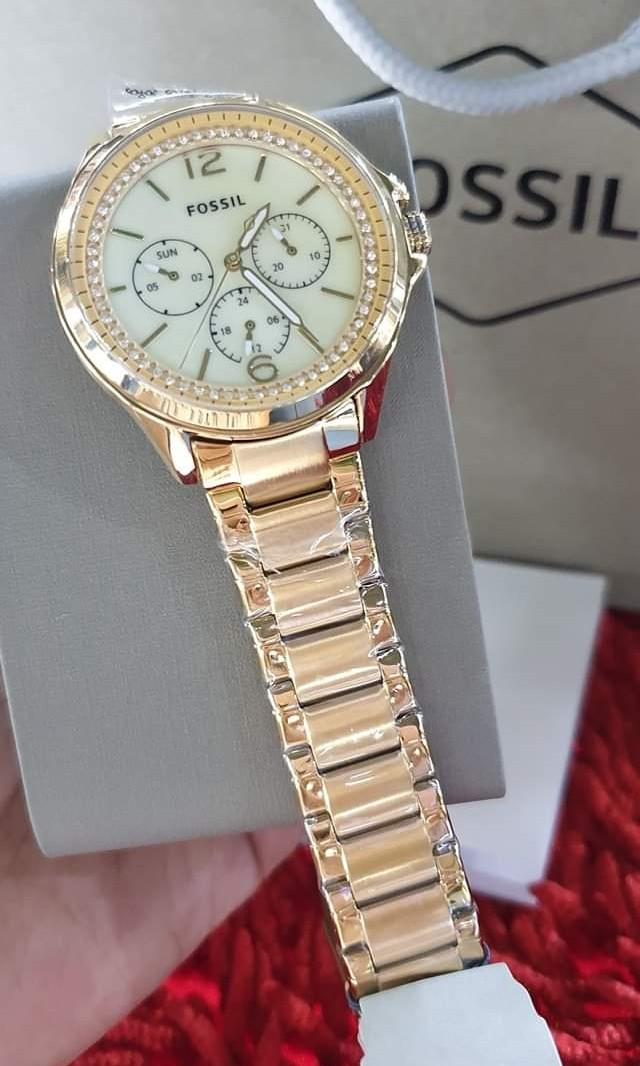 Ladies watch mother of pearl face 