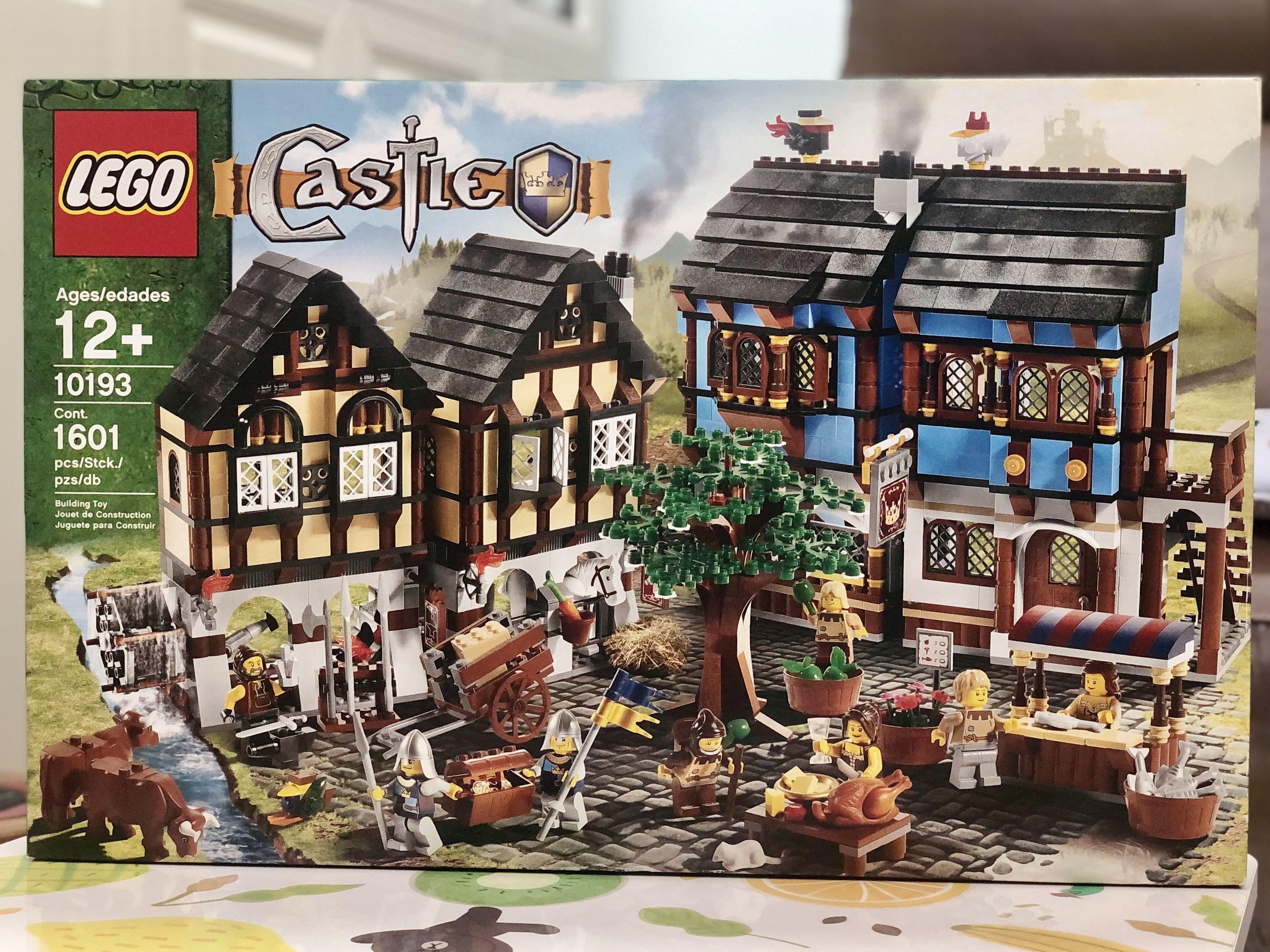 Lego 10193 Castle Medieval Market Village, 興趣及遊戲, 玩具& 遊戲