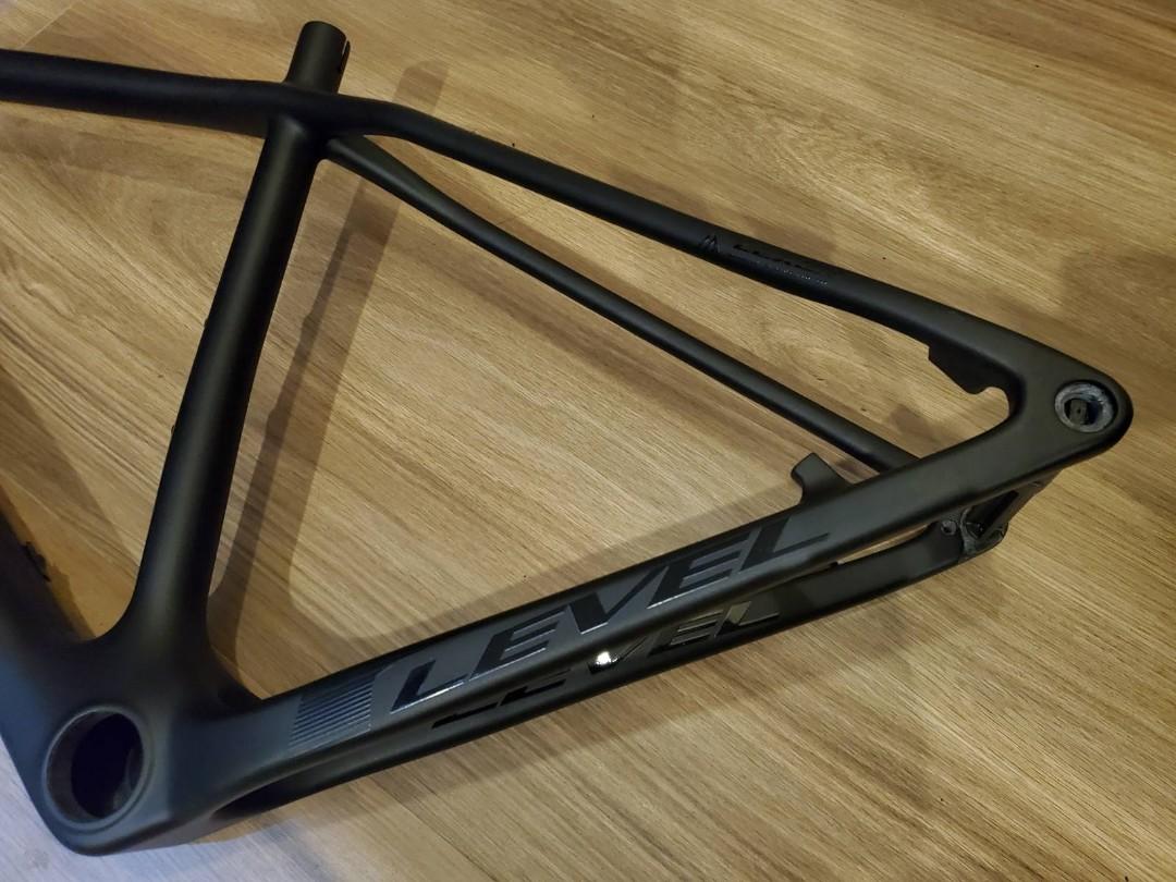 Lexon carbon fiber bike frame (Category: Bicycles) located in Manila. Submitted by preloveskae (Listing ID 1156236365, Image 2). Description: Lexon carbon fiber bike frame new 15,000 php.