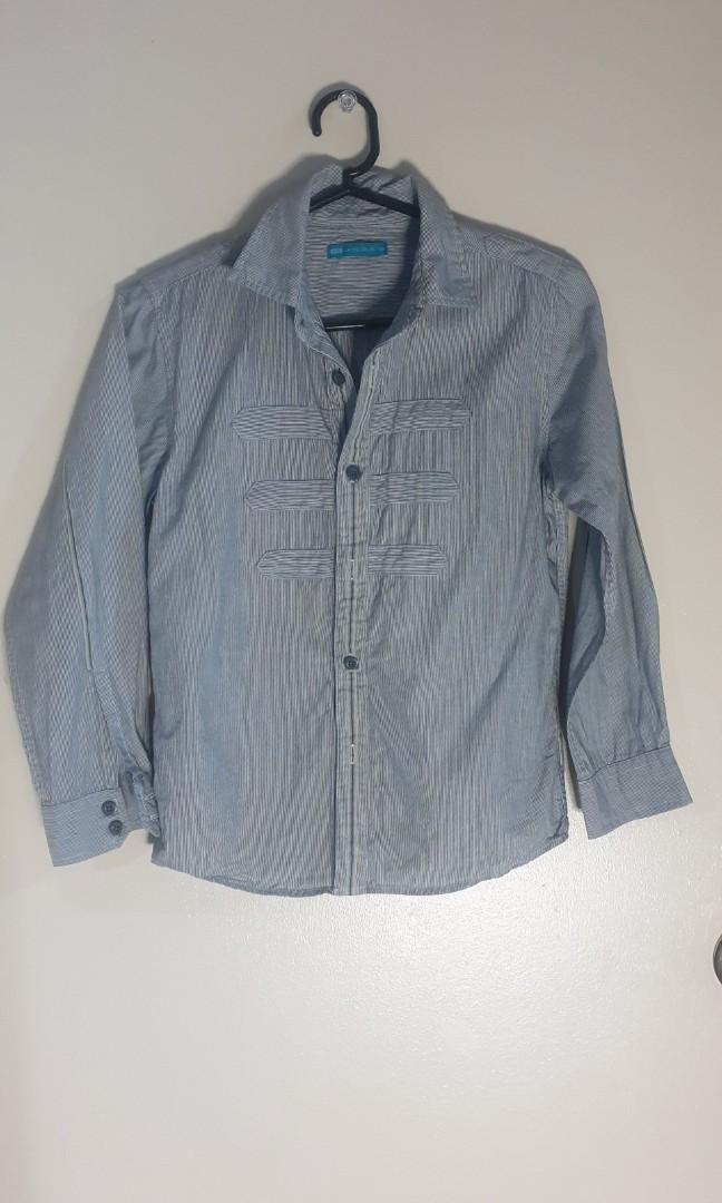 Marks & Spencer Striped grey long sleeves (Category: Babies & Kids Fashion) located in Quezon City. Submitted by takeemall (Listing ID 1156179338, Image 1). Description: PRELOVED Marks &Spencer grey long sleeves🧥 Size: can fit 6-8 yo 📍Diliman, QC RFS: DECLUTTERING, need funds for next school year tuition fee!.