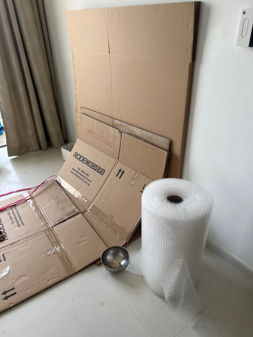 Moving boxes and bubble wrap, Furniture & Home Living, Home Improvement