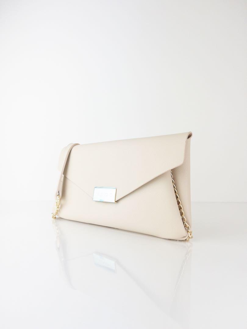 Valentino arpie deals clutch