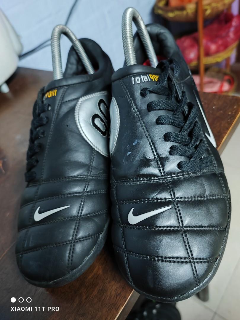 nike total 90 futsal 7.5uk Men s Fashion Footwear Sneakers on