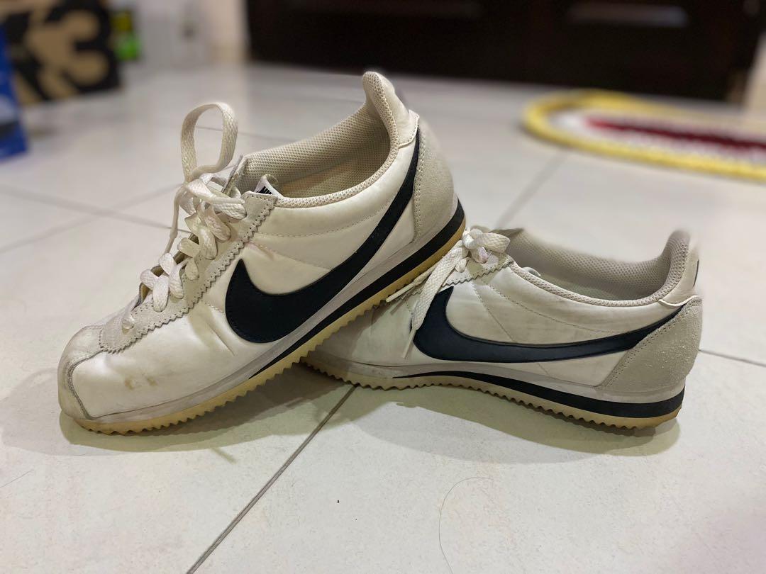 Nike waffle og top
