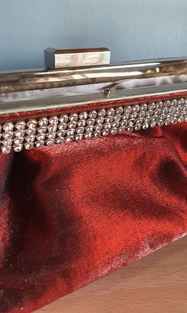 Red evening shop bags clutches
