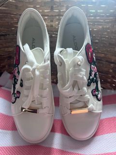 (Category: ) located in . Submitted by WhenasCloset (Listing ID 1156205574, Image 1). Description: .