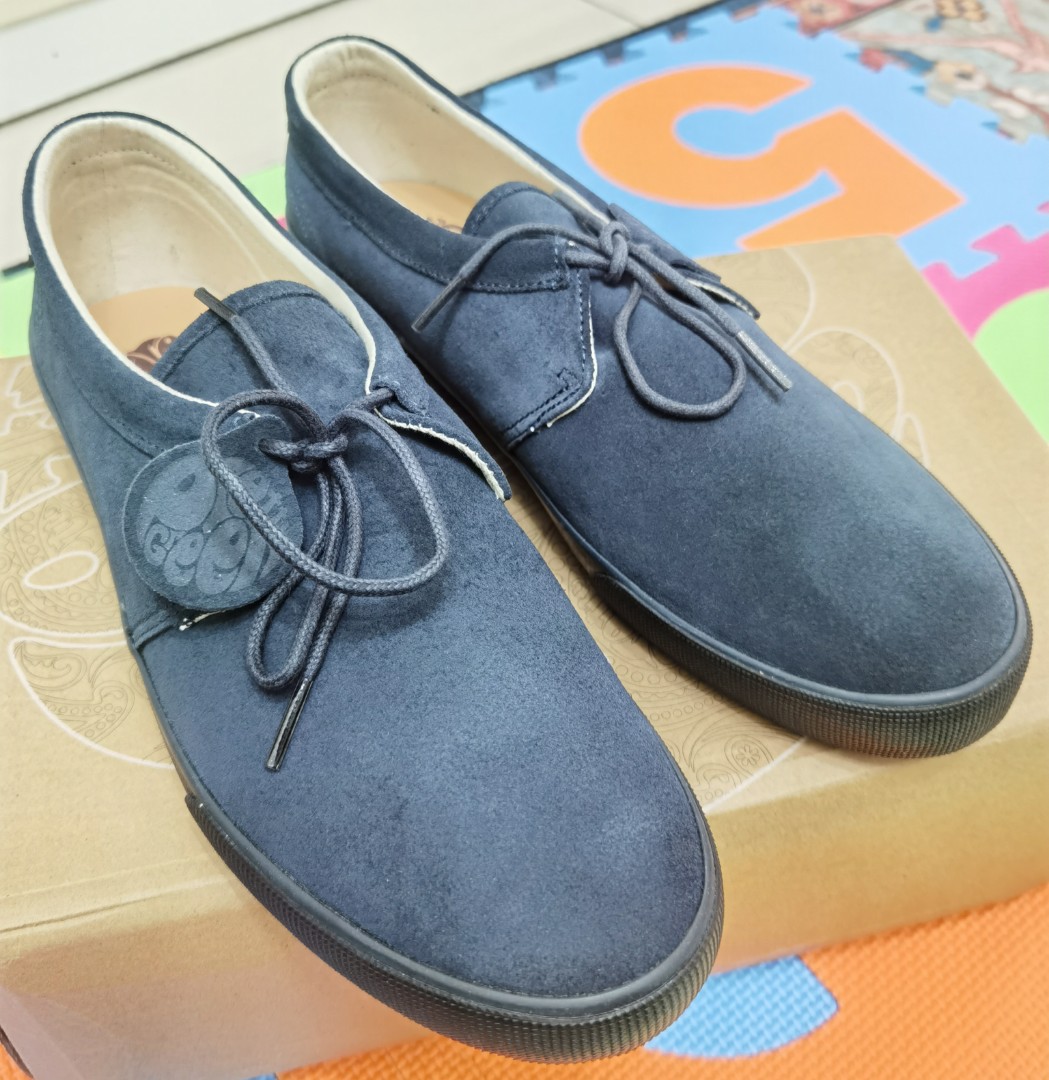 Pretty green leather pumps store