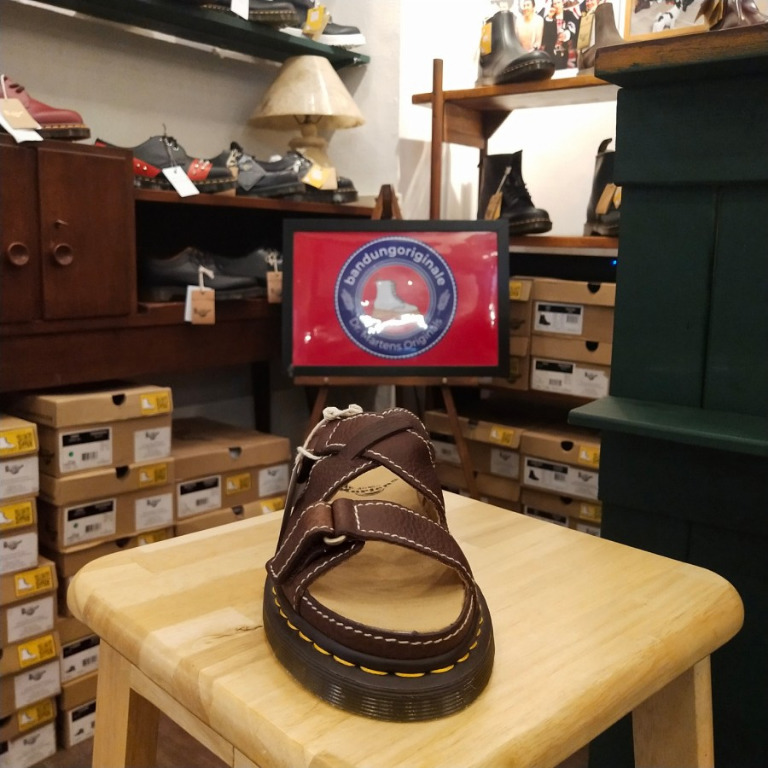 Dr martens bradfield deals