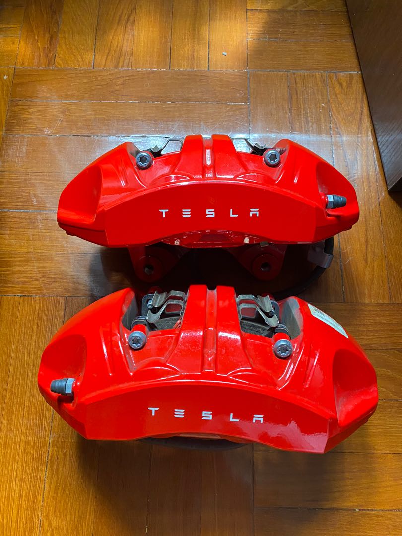 Tesla M3 front Brembo calipers set, 汽車配件, 其他 Carousell