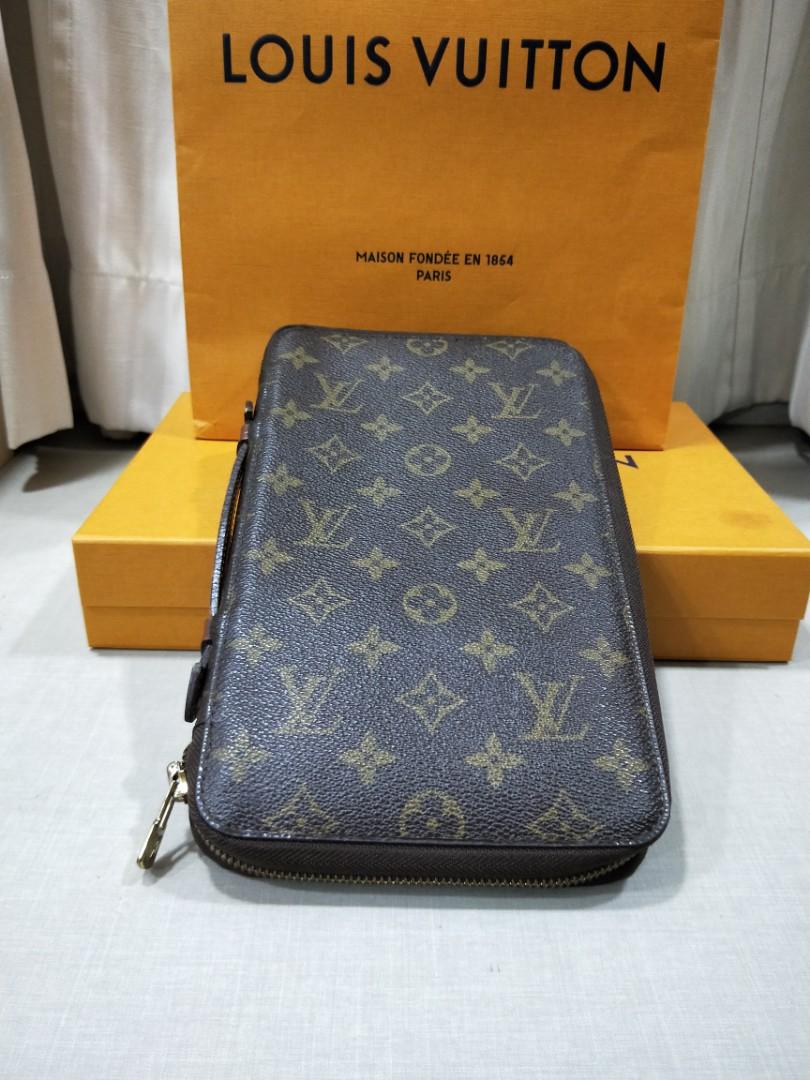 Vintage Authentic Louis Vuitton Poche Escapade Organizer Travel Wallet,  Luxury, Bags & Wallets on Carousell