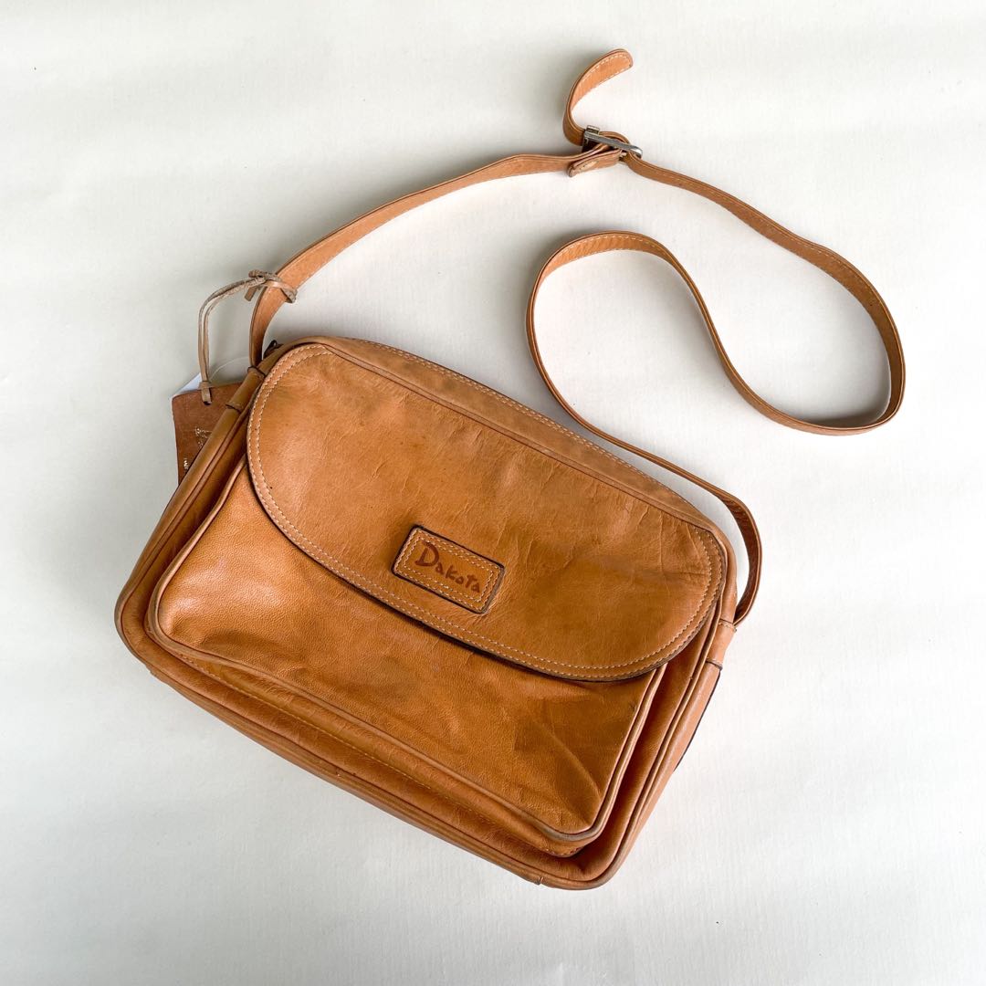 Vintage Dakota Shoulder Bag (Leather), Women's Fashion, Bags & Wallets