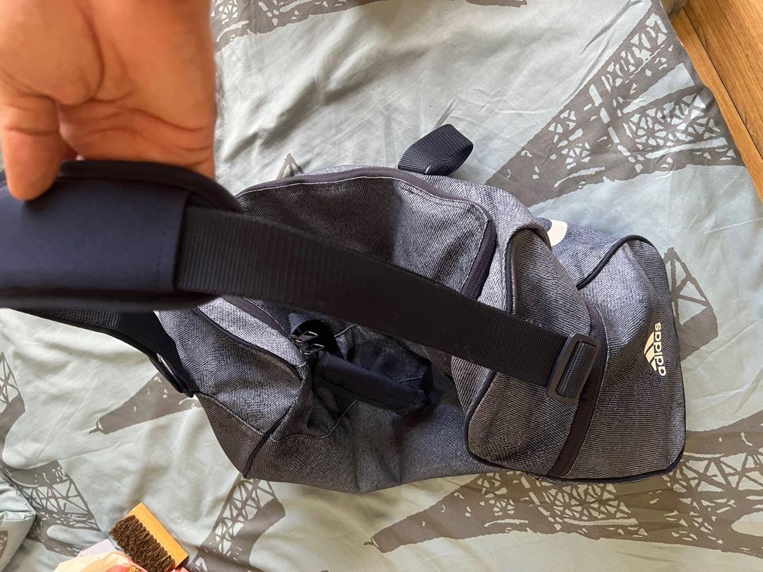 Adidas sport bag ( orig ) (Category: Sling Bags) located in Guiguinto. Submitted by bimbalot (Listing ID 1156387814, Image 2). Description: Original adidas varsity bag Stock lng twice lng ginamit tinabi na agad Super ganda sa nag babasketball For faster transaction pls call or txt 09190034409.