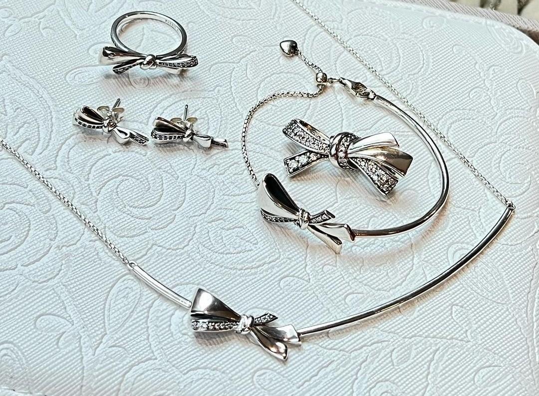 BOW BRACELET-2500/CHARM-1500/EARRINGS 