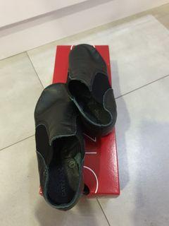 Capezio black leather jazz shoes sz 12