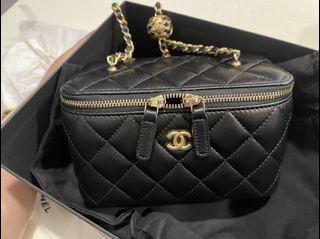 Chanel Pearl Crush 22s Fresh From Store, Women's Fashion, Bags ...