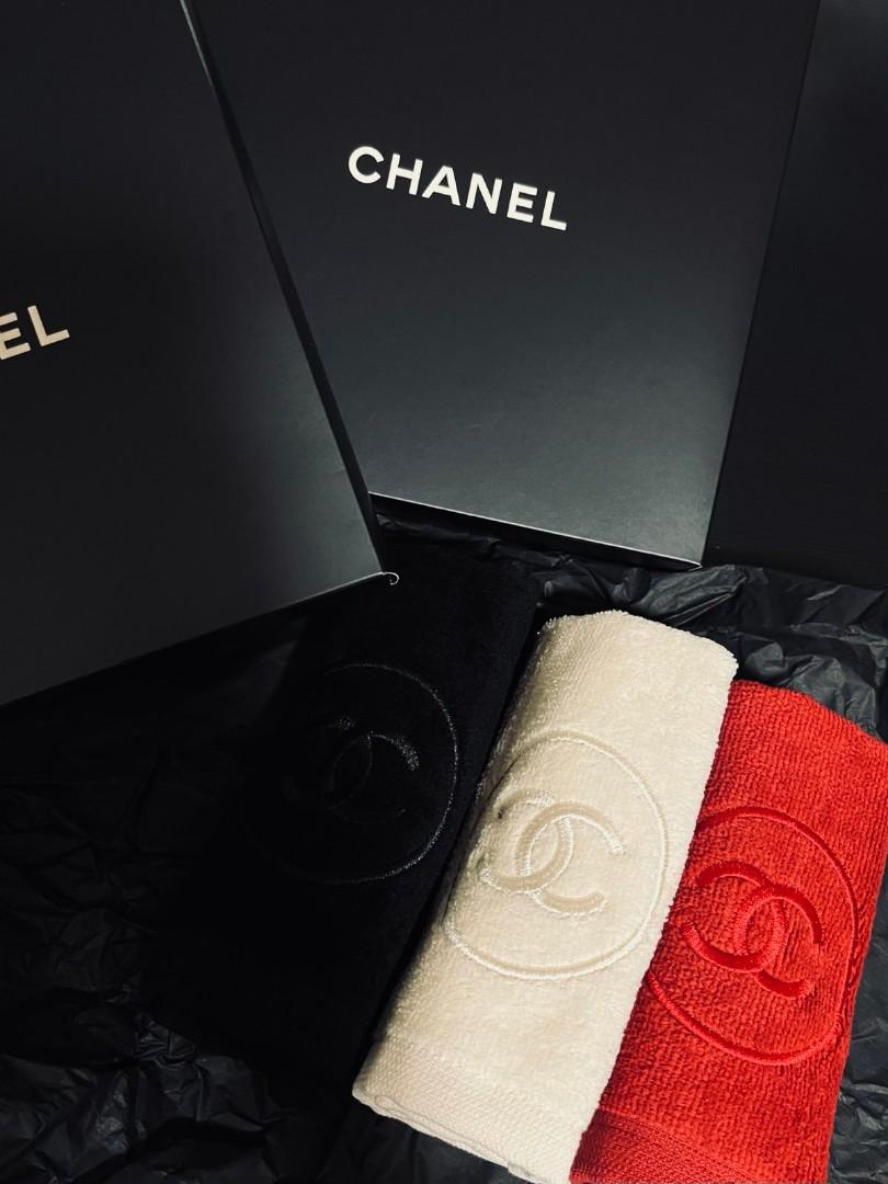 chanel towel set and bag, 名牌, 飾物及配件- Carousell