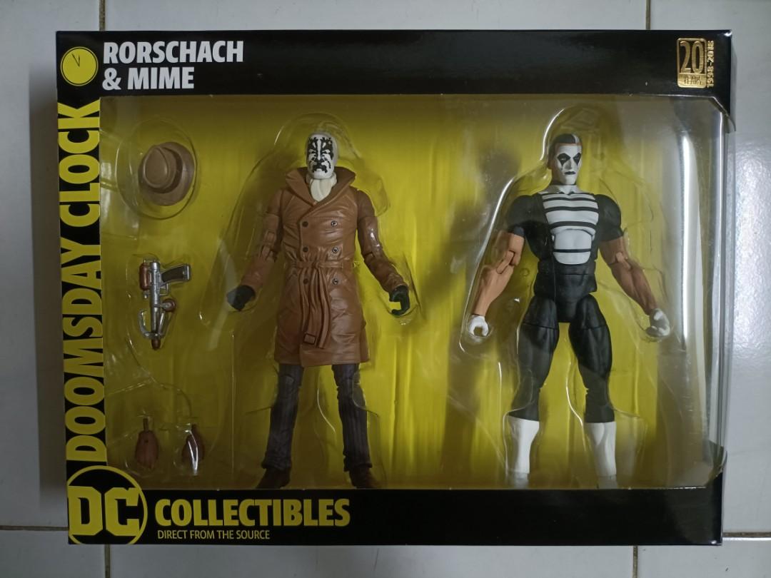 Dc collectibles doomsday clock 2025