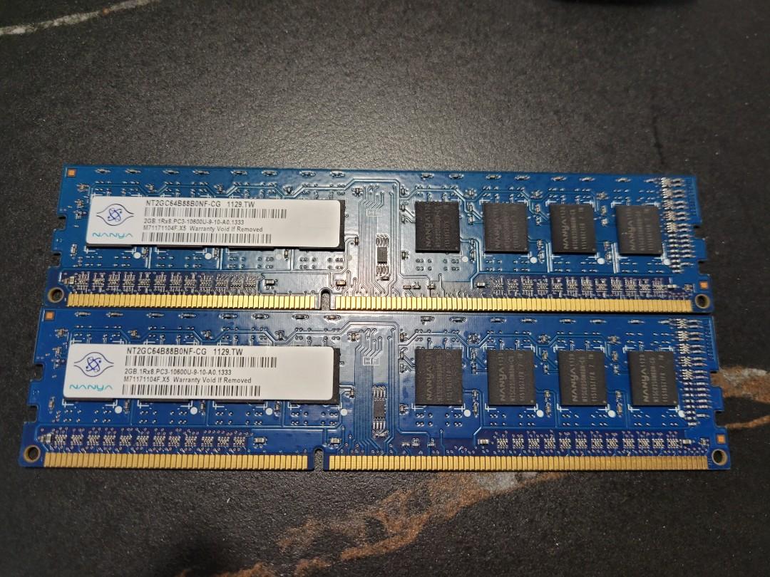 DDR3 PC10600 2GB RAM X 2 STICKS Computers Tech Parts