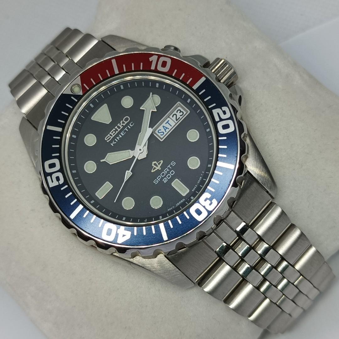 Discontinued Seiko Kinetic Jubilee Sports 200 Day Date Men's Watch, Luxury,  Watches on Carousell