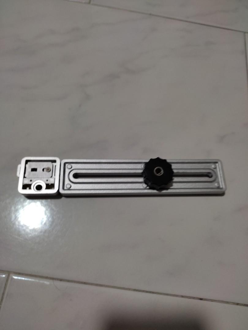 External Flash (Category: Flashes) located in Singapore. Submitted by ilikegarfield (Listing ID 1156525235, Image 3). Description: (Major Decluttering) kept for a few years in a well placed condition. PM if keen..