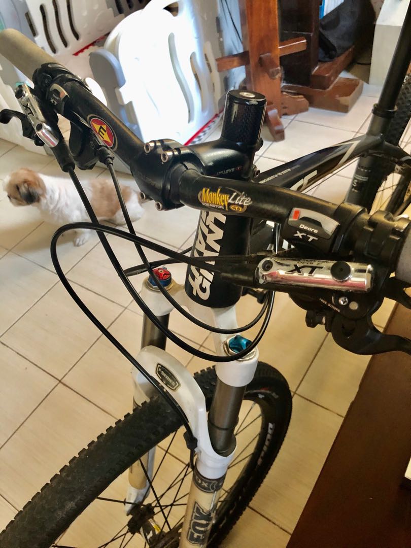 GIANT XTC 26er FRAME Size S alloy press fit bb Straight XT 3x10 group set Fox fork tapered Fseries 26er Mavic crossride wheelset Fizik saddle