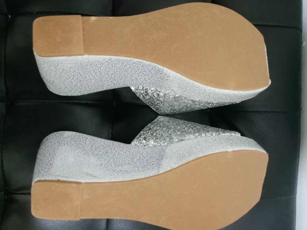 Glitter hot sale silver wedges